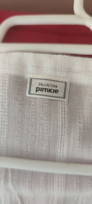 Blusa blanca con encaje