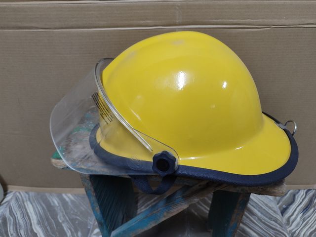 Casco Bombero Amarillo Nuevo con Visor,
