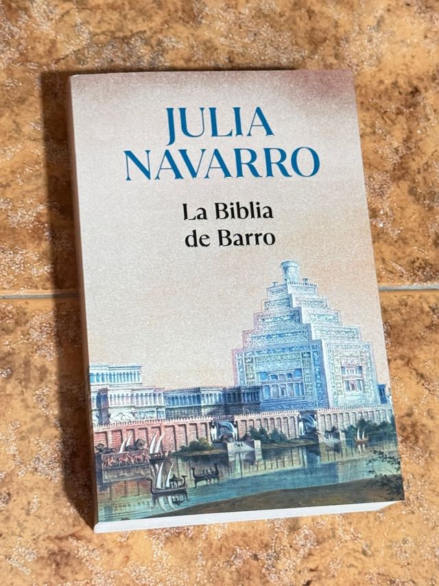 La Biblia de Barro / The Bible of Clay (Spanish...