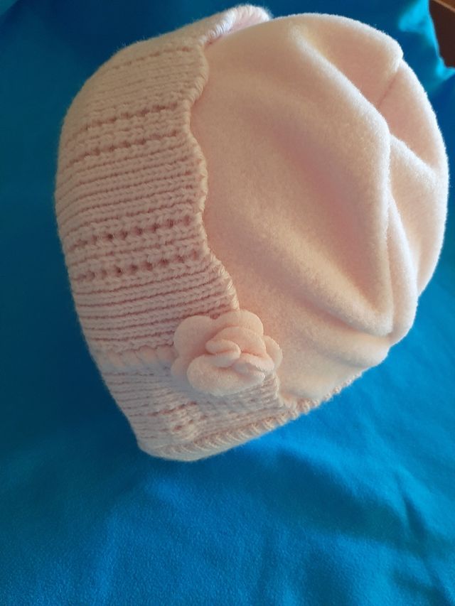 Gorro bebé rosa de casa Albero.