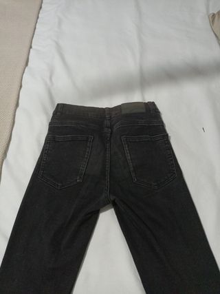 Pantalones vaqueros negros 