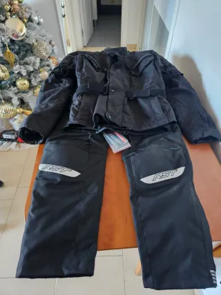 Pantalón motero invierno RST y chaqueta
