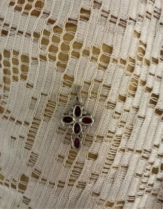 Cruz de Plata con Rubíes