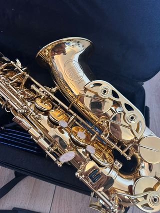 Saxofón SML Paris Dorado