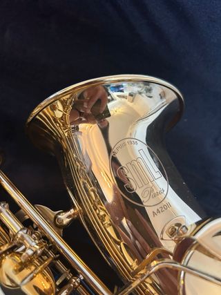 Saxofón SML Paris Dorado