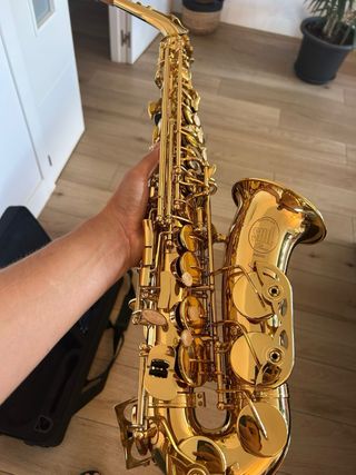Saxofón SML Paris Dorado
