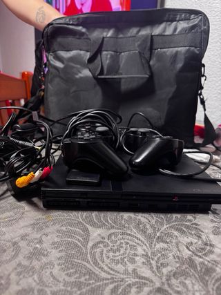 Consola PS2 Sony Negra con Mandos y Bolso