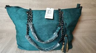 Bolso verde azulado con cadena