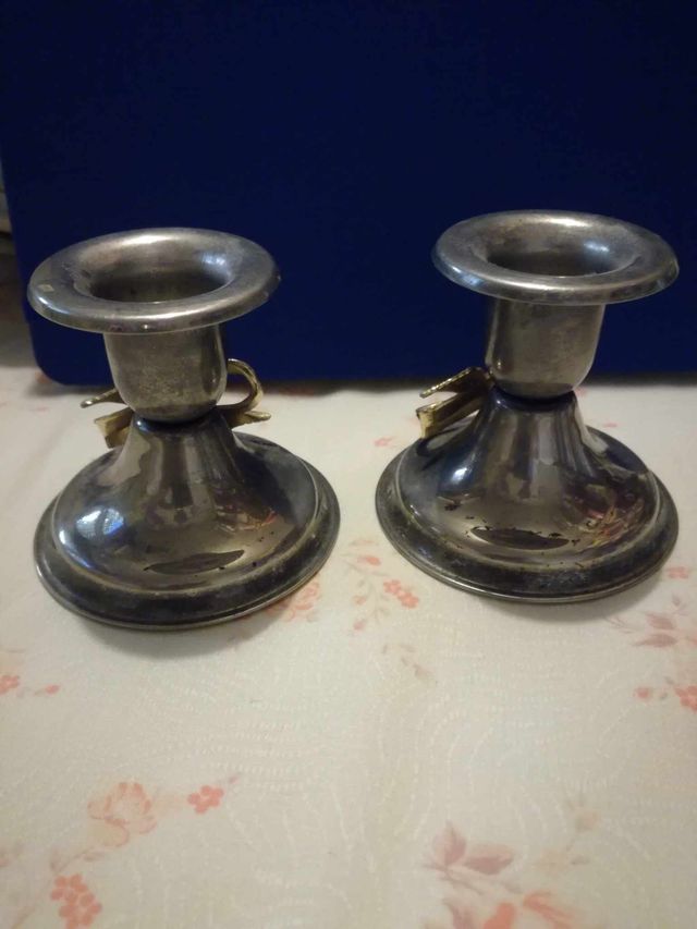 Par de Castiçais com Laço Dourado