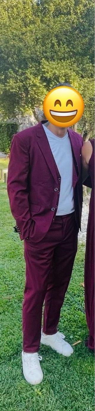Traje de hombre con chaleco usado una tarde . 