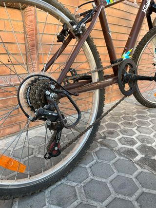 Bicicleta BTWIN marrón