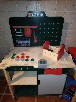 Banco de trabajo de madera de la marca PARKSIDE