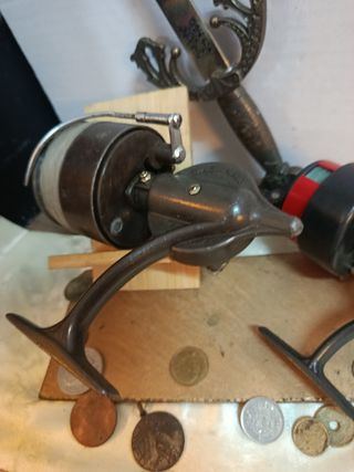 Due mulinelli da pesca Sagarra antichi e funzionali