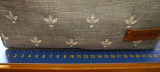 Neceser Azul con Estampado flor de lis.