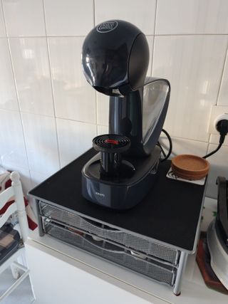 Cafetera Krups Dolce Gusto + Base
