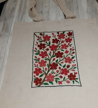 Bolso Tote Bordado a Mano Flores Rojas