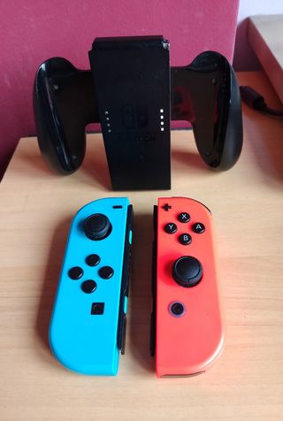 Mandos Nintendo Switch Azul y Rojo 