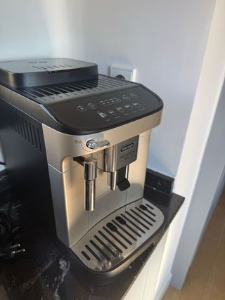 Cafetera DeLonghi Magnifica Evo