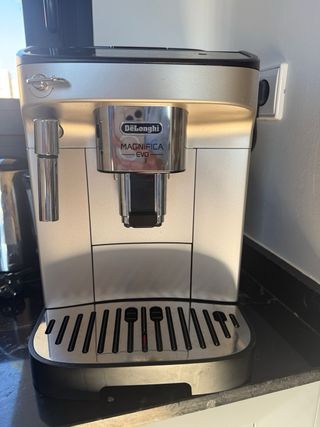 Cafetera DeLonghi Magnifica Evo