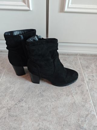 Botines negros de ante