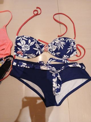 2 Bikinis O'Neill y Roxy Talla M