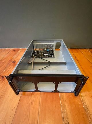 Caja Servidor Rack 19’ para tarjetas gráficas