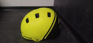 Casco Btwin Amarillo y Negro