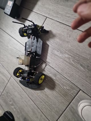 Coche RC gasolina y los pequeños de  regalo menos