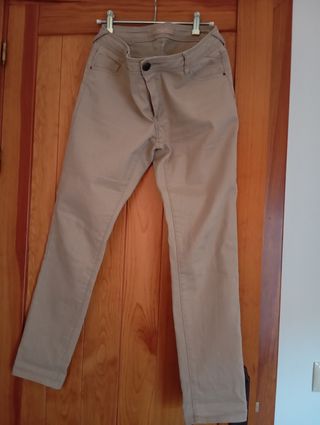Pantalón vaquero beige