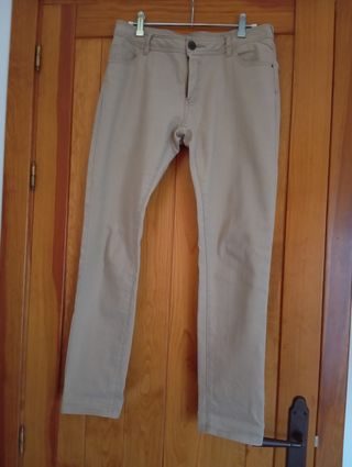 Pantalón vaquero beige
