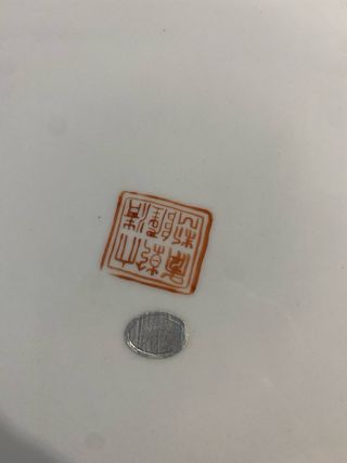 Plato de porcelana antiguo pintado a mano