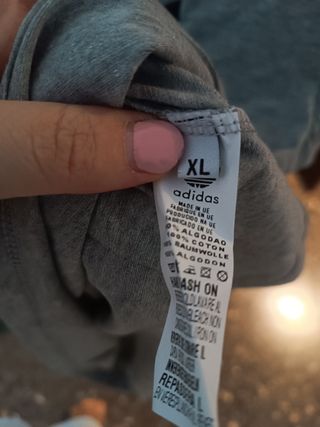 Camiseta Adidas Algodón Gris con logo negro