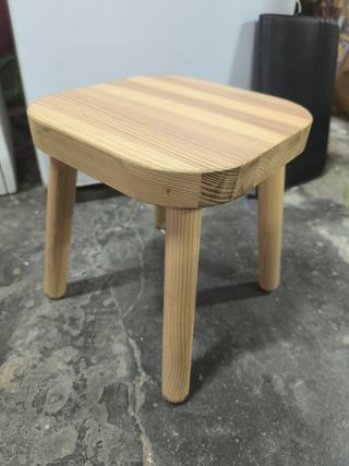 Taburete de madera