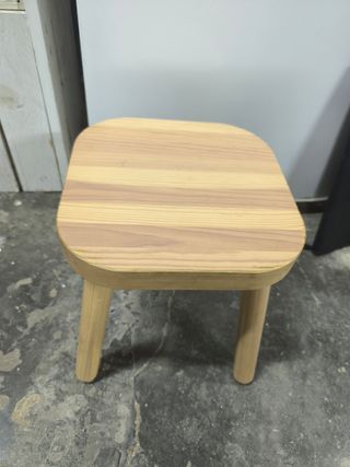 Taburete de madera