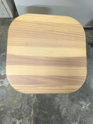 Taburete de madera