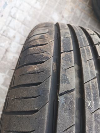 Neumático 205/60R16