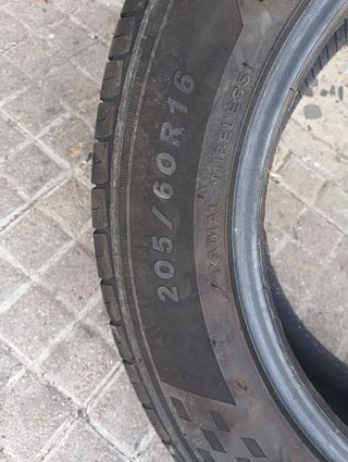 Neumático 205/60R16