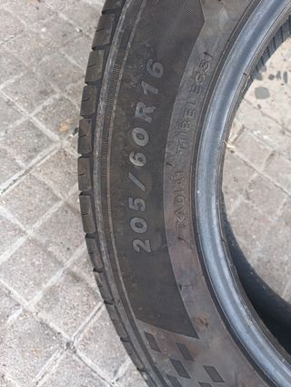 Neumático 205/60R16