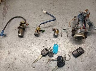Mitsubishi 43423 antirrobo mr972205 mr972232