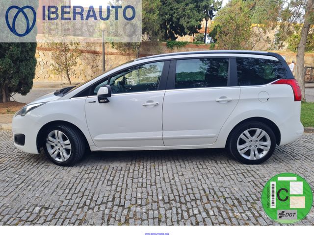 Peugeot 5008 2015