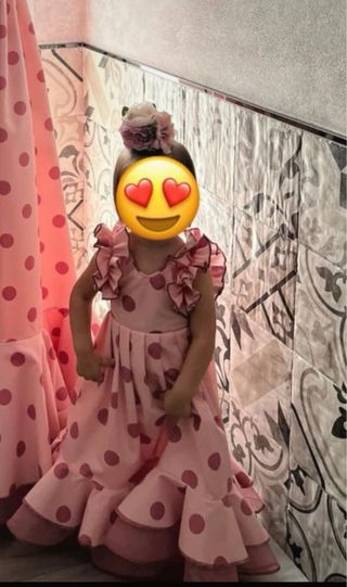 Traje de flamenca rosa lunares
