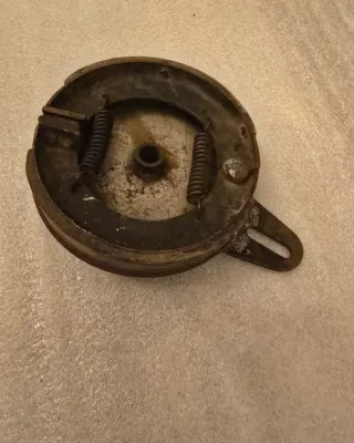 Barras de dirección Lube 125T mas Portazapatas del