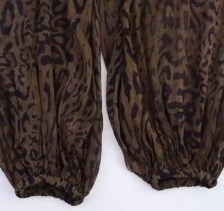 Pantalón bombacho estampado leopardo