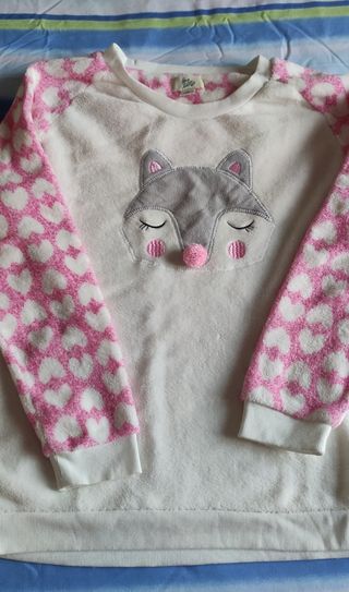 Pijama con estampado de corazones