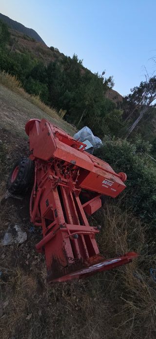 Empacadora Batlle 142 / Volteadora de hierba