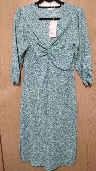 Vestido verde con nudo