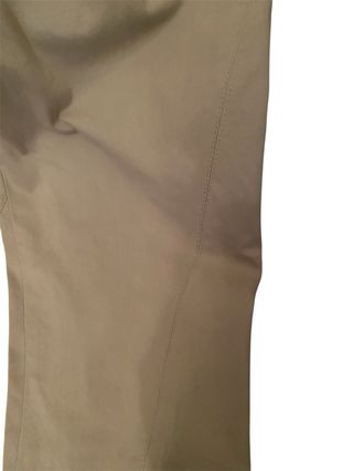 Pantalón elegante con pinzas beige