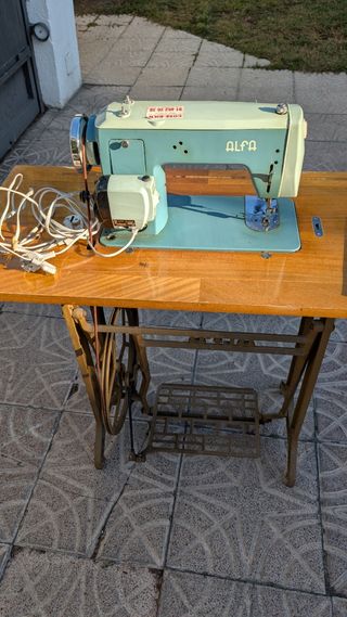 Máquina de coser Alfa Alfamatic