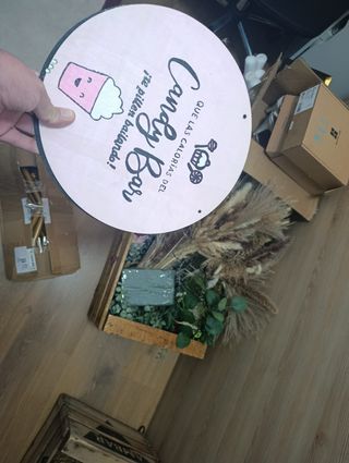 Cajas de madera y mimbre