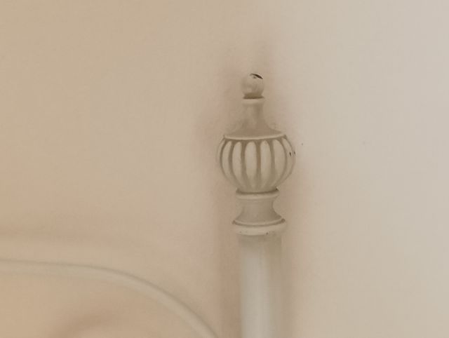 Cabecero y 2 mesitas de noche de hierro forjado